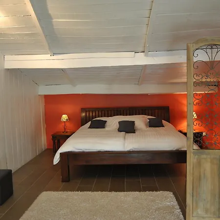 Bed and breakfast La Grange De La Dupuise 3*