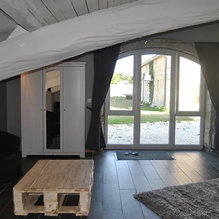 La Grange De La Dupuise Bed and breakfast 3*